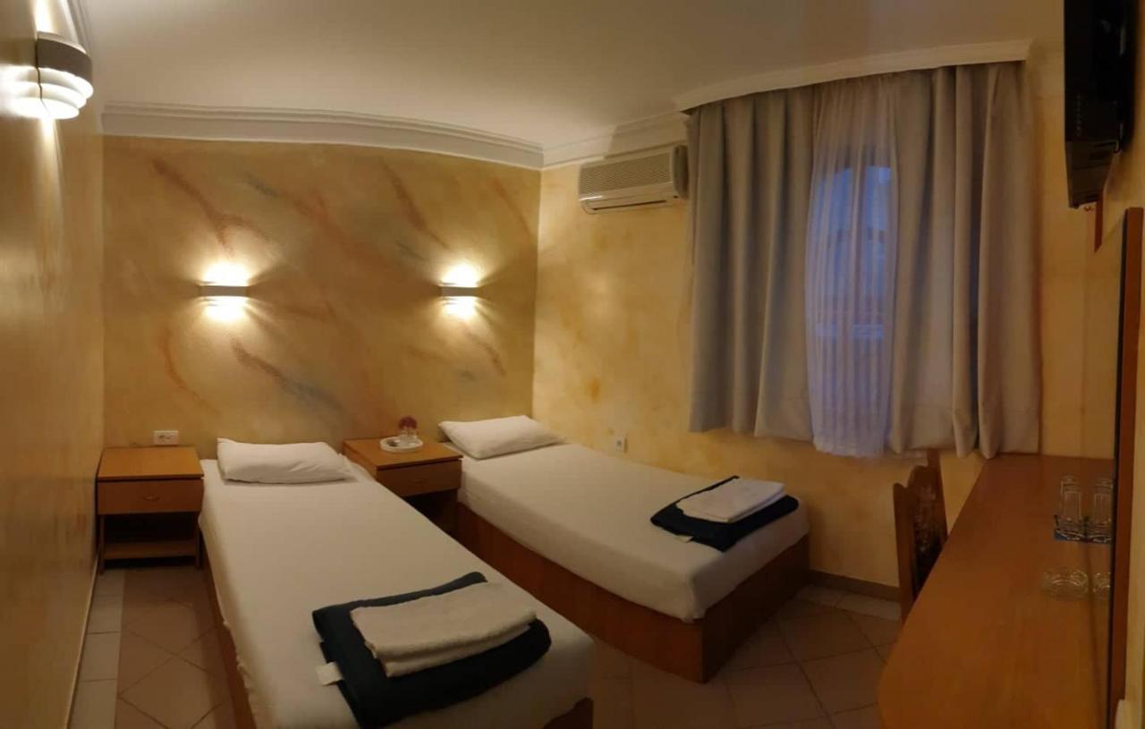 Estrada Lux Hotel Belgrade Luaran gambar