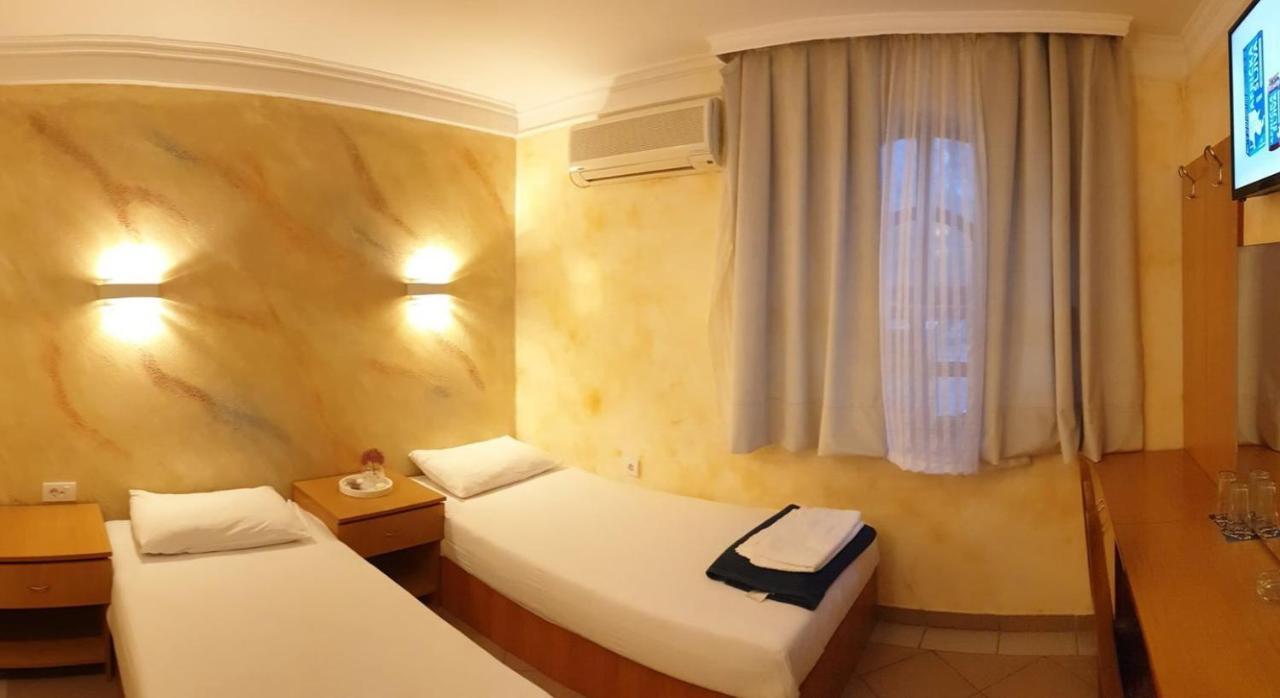 Estrada Lux Hotel Belgrade Luaran gambar
